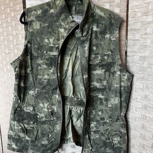 Eddie Bauer Travex Women's Vest in Camouflage Size XL